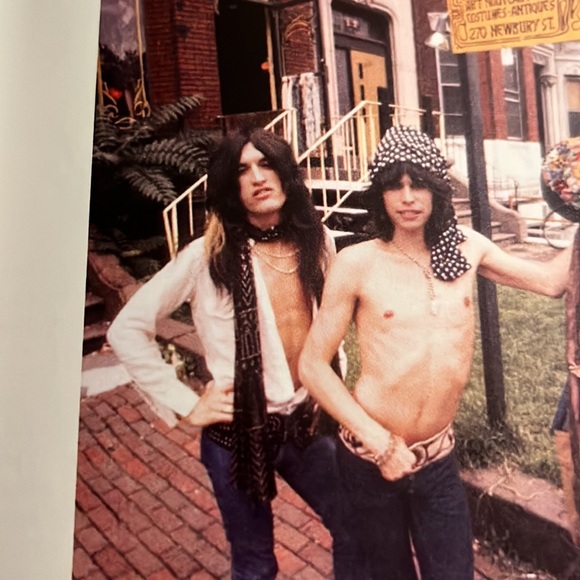 Steven Tyler Hardcover Book - Picture 8 of 16